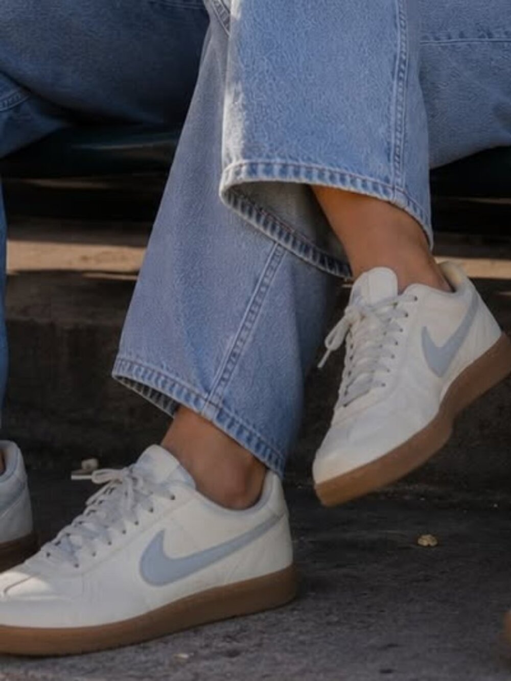 NEW-NEVER WORN! NIKE WOMENS 7